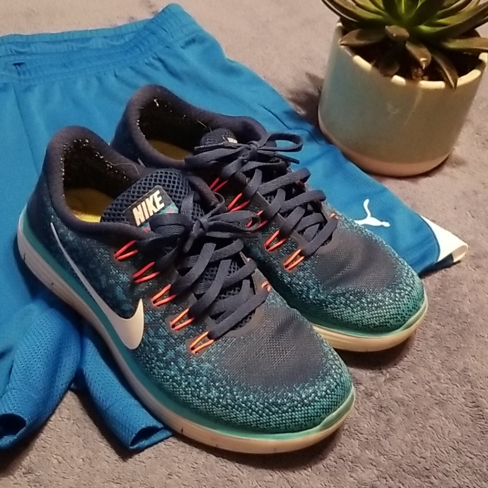 Blue Nike Free RN Distance Runners - Picture 2 of 7